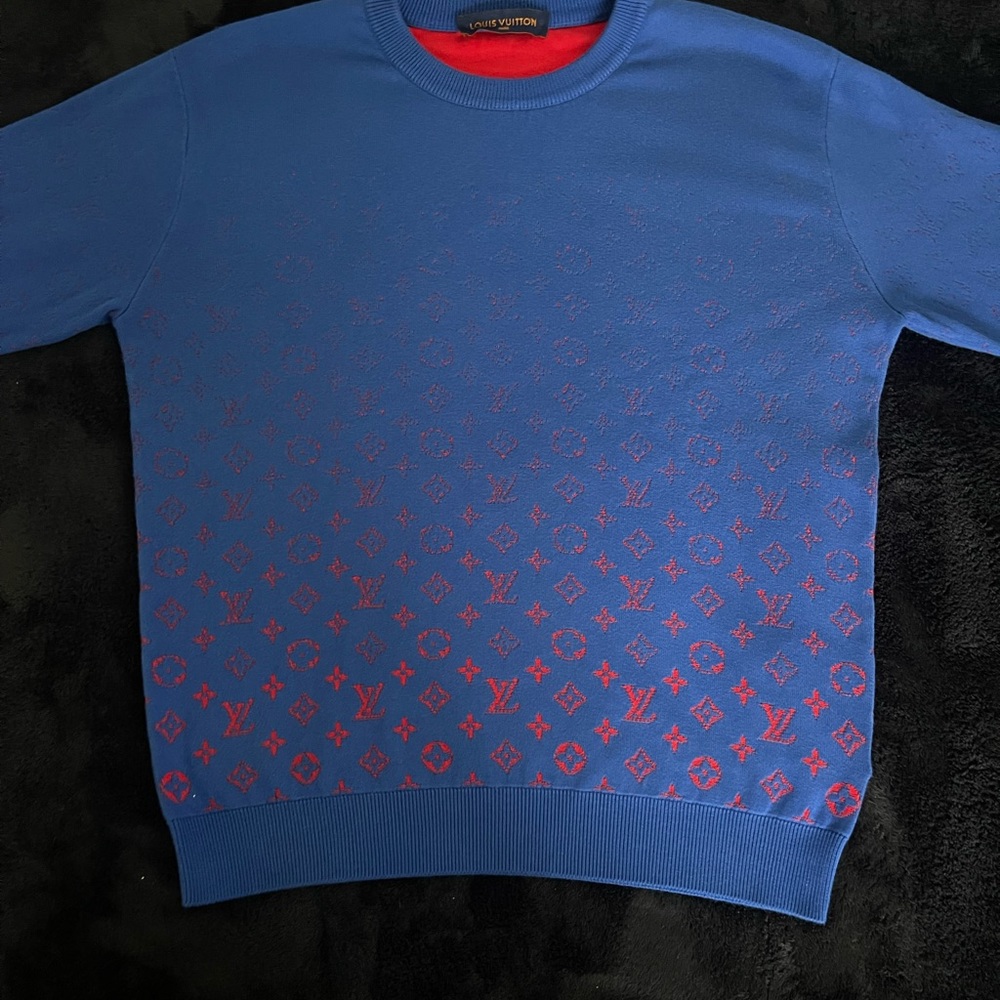 Louis Vuitton sweater size small